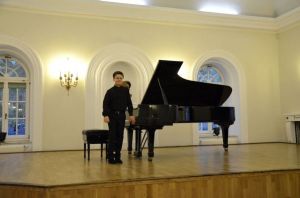 Michał Selwesiuk during the concert in the Chopin House in Duszniki Zdroj 21.08.2016.  Ph. Tomasz Orlow.